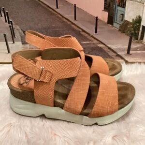 Sofft Comfort Sandals 9M Orange Suede